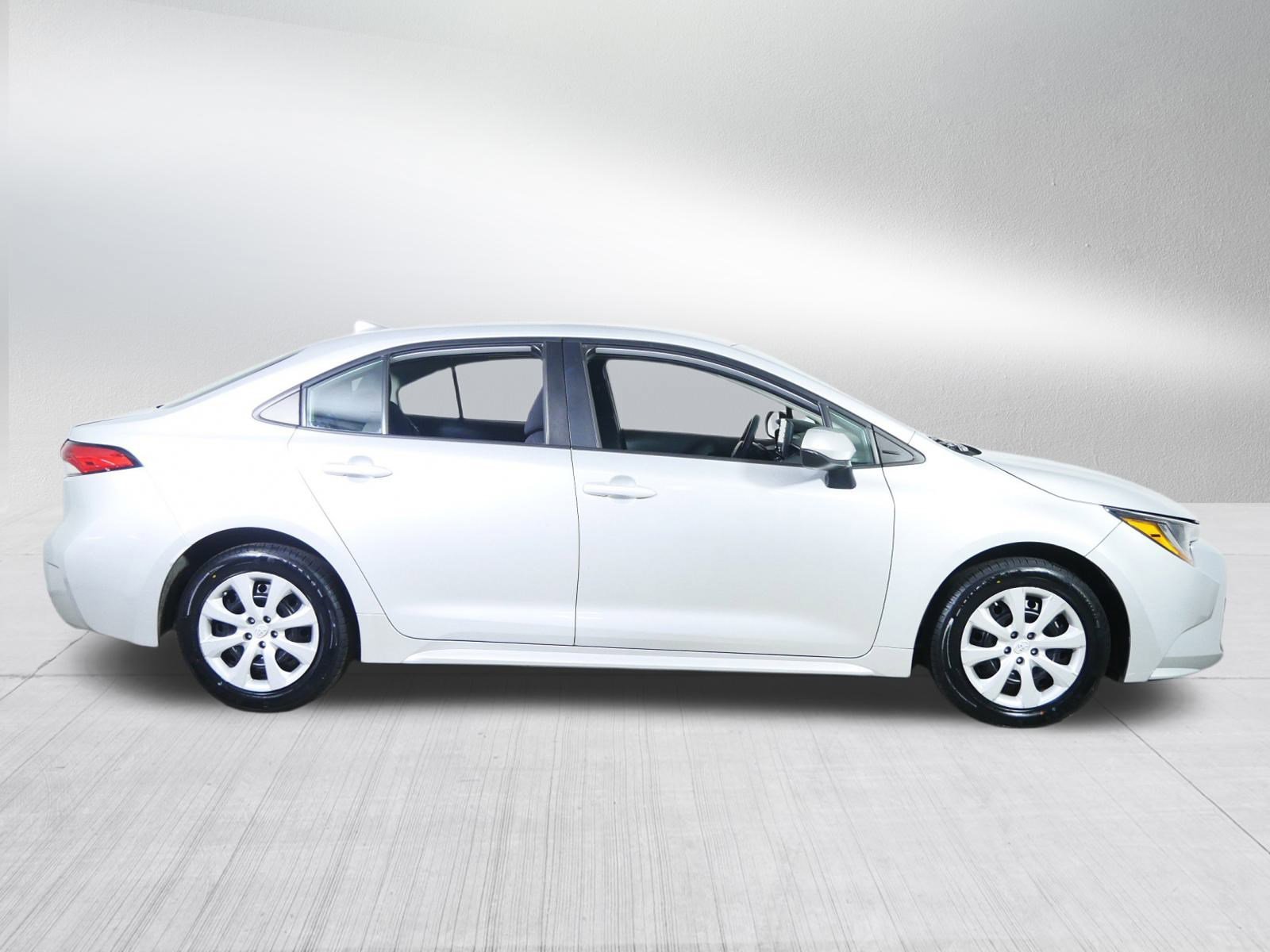 2022 Toyota Corolla LE photo 8