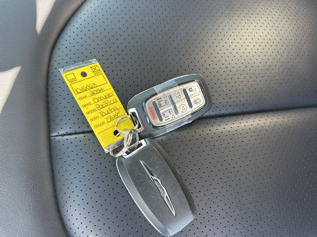 2024 Chrysler Pacifica Touring L photo 35