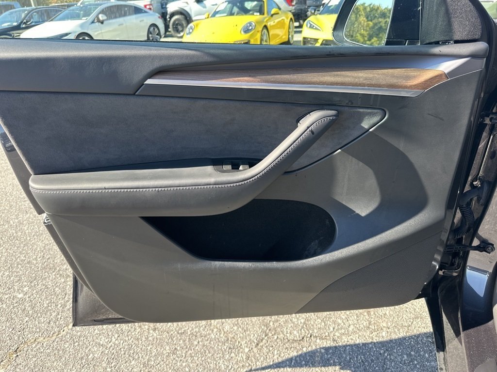 2024 Tesla Model Y Long Range photo 24