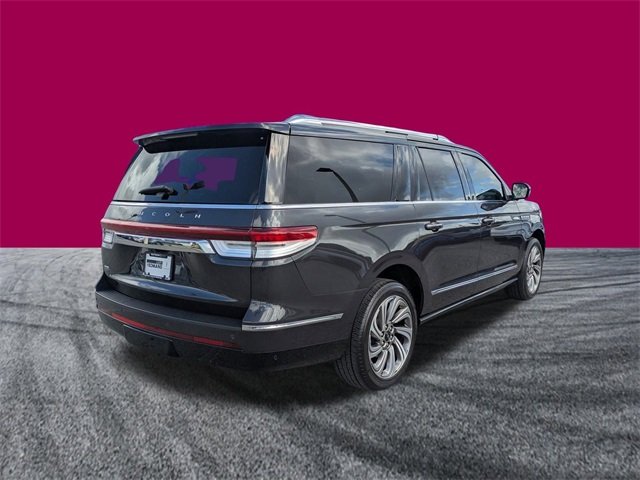 2022 Lincoln Navigator L Reserve photo 3
