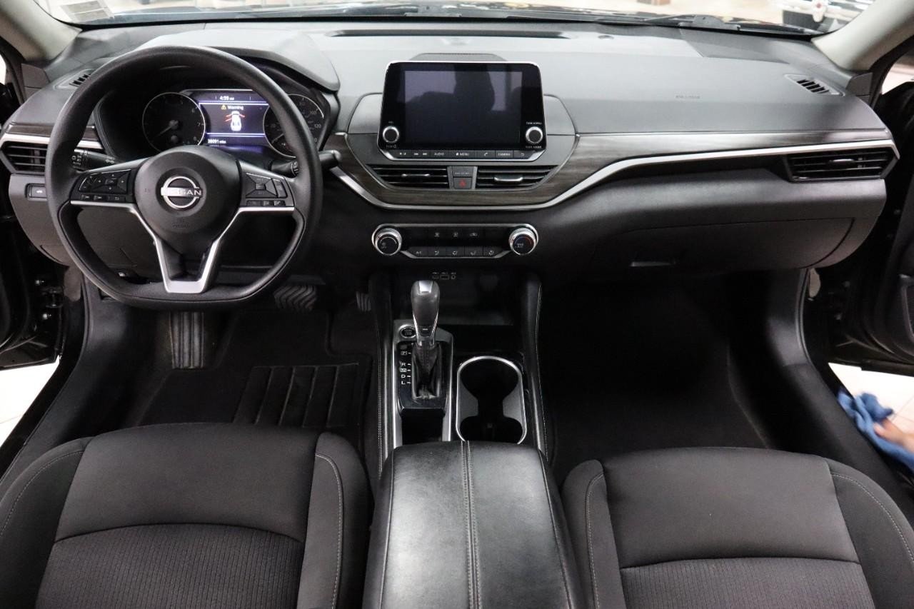 2023 Nissan Altima 2.5 SV photo 12