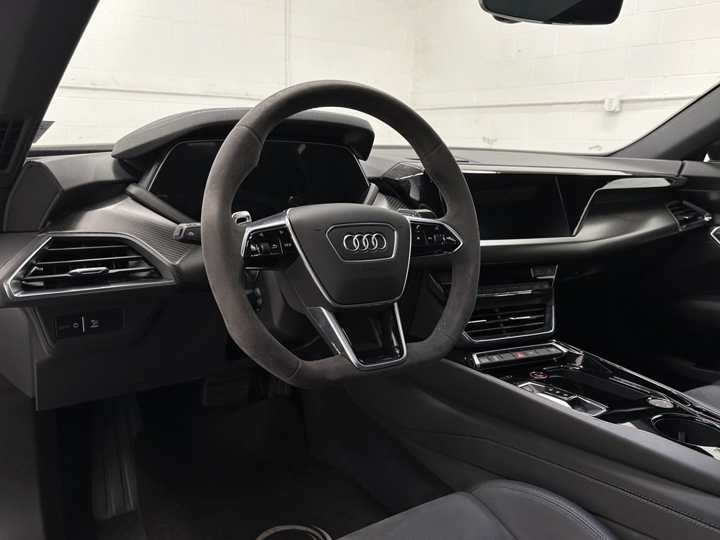2022 Audi e-tron GT Premium Plus photo 10