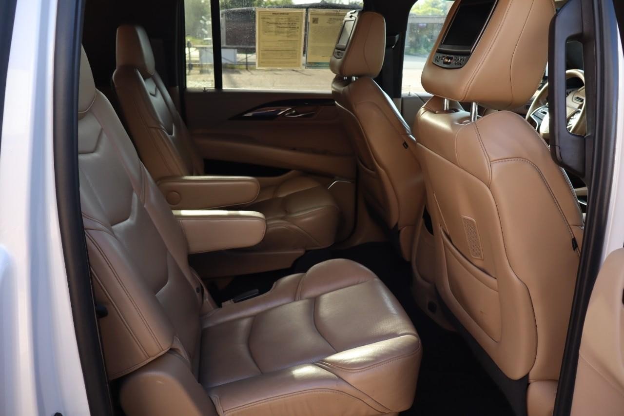 2019 Cadillac Escalade ESV Platinum photo 19
