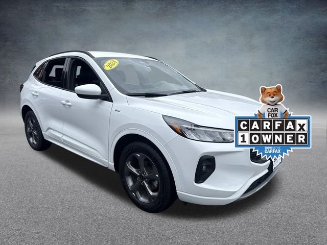 2023 Ford Escape Hybrid ST-Line Select photo 2