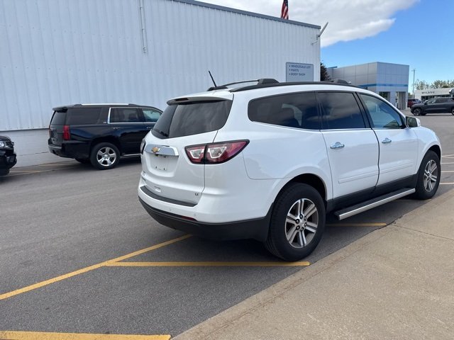 2017 Chevrolet Traverse 1LT photo 4