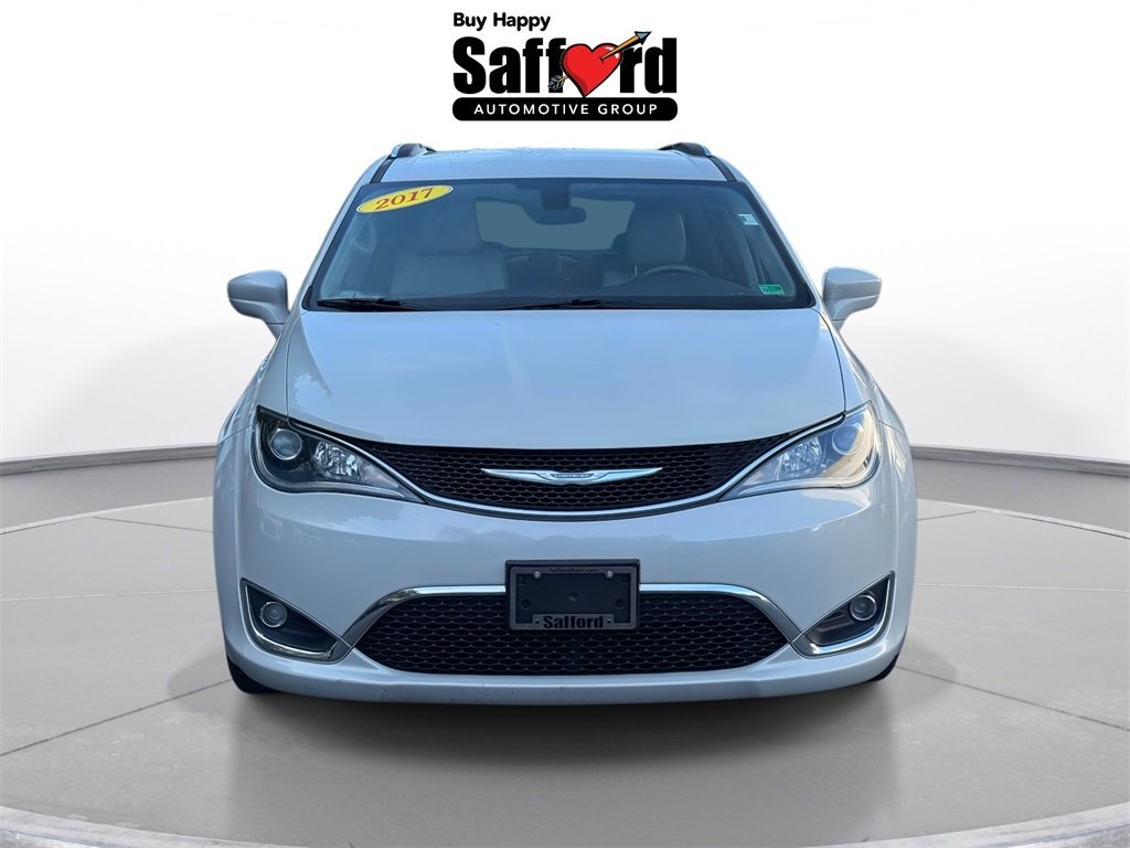 2017 Chrysler Pacifica Touring Plus photo 6