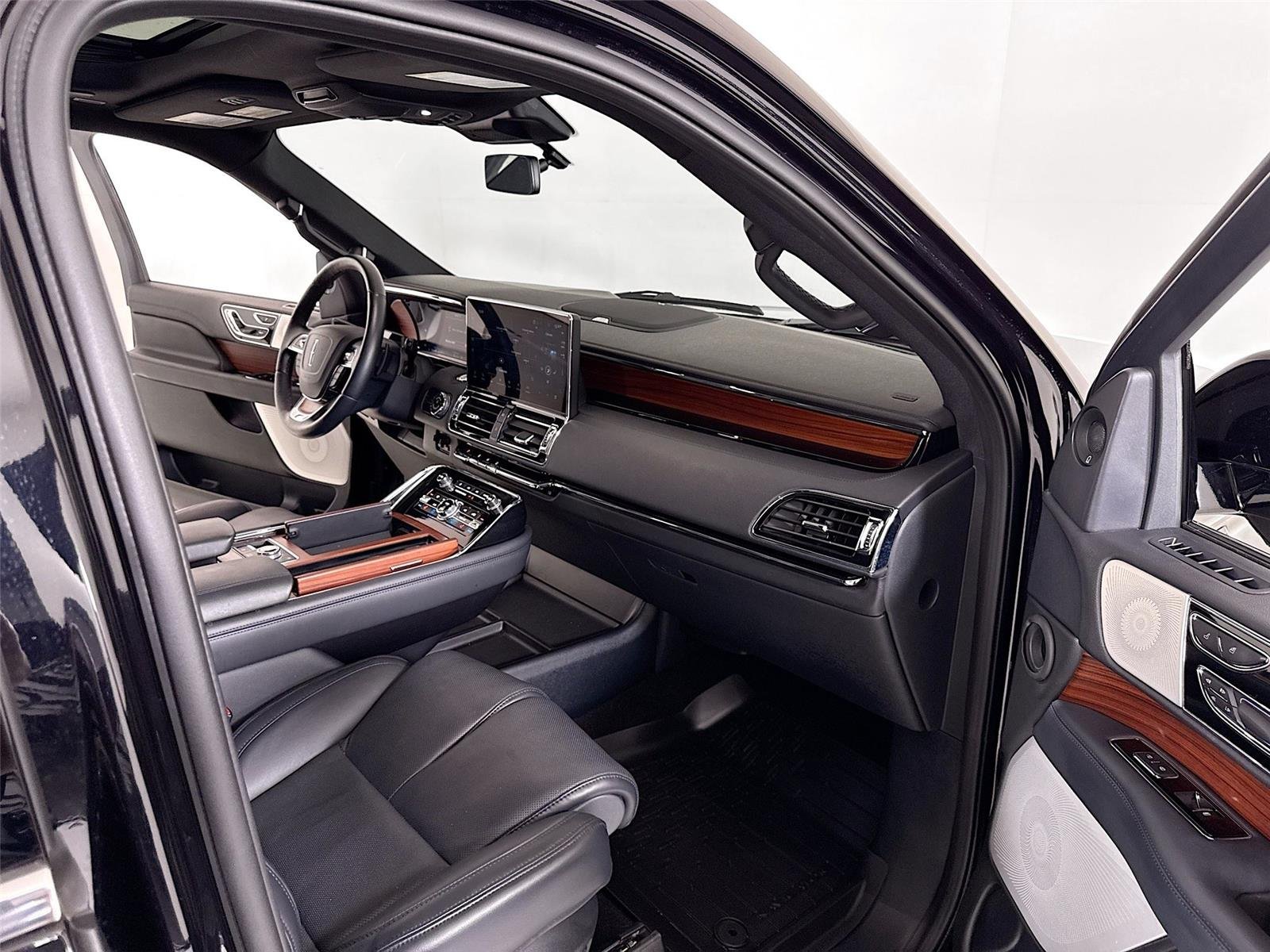 2024 Lincoln Navigator L Reserve photo 31