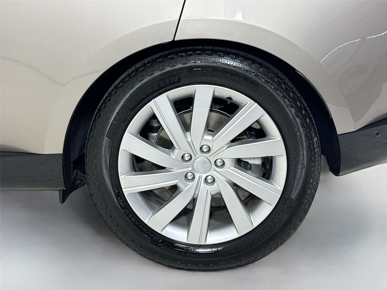 2023 Land Rover Range Rover SE photo 36