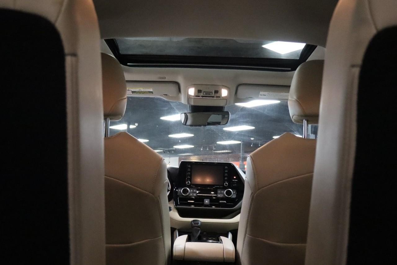 2020 Toyota Highlander XLE photo 20