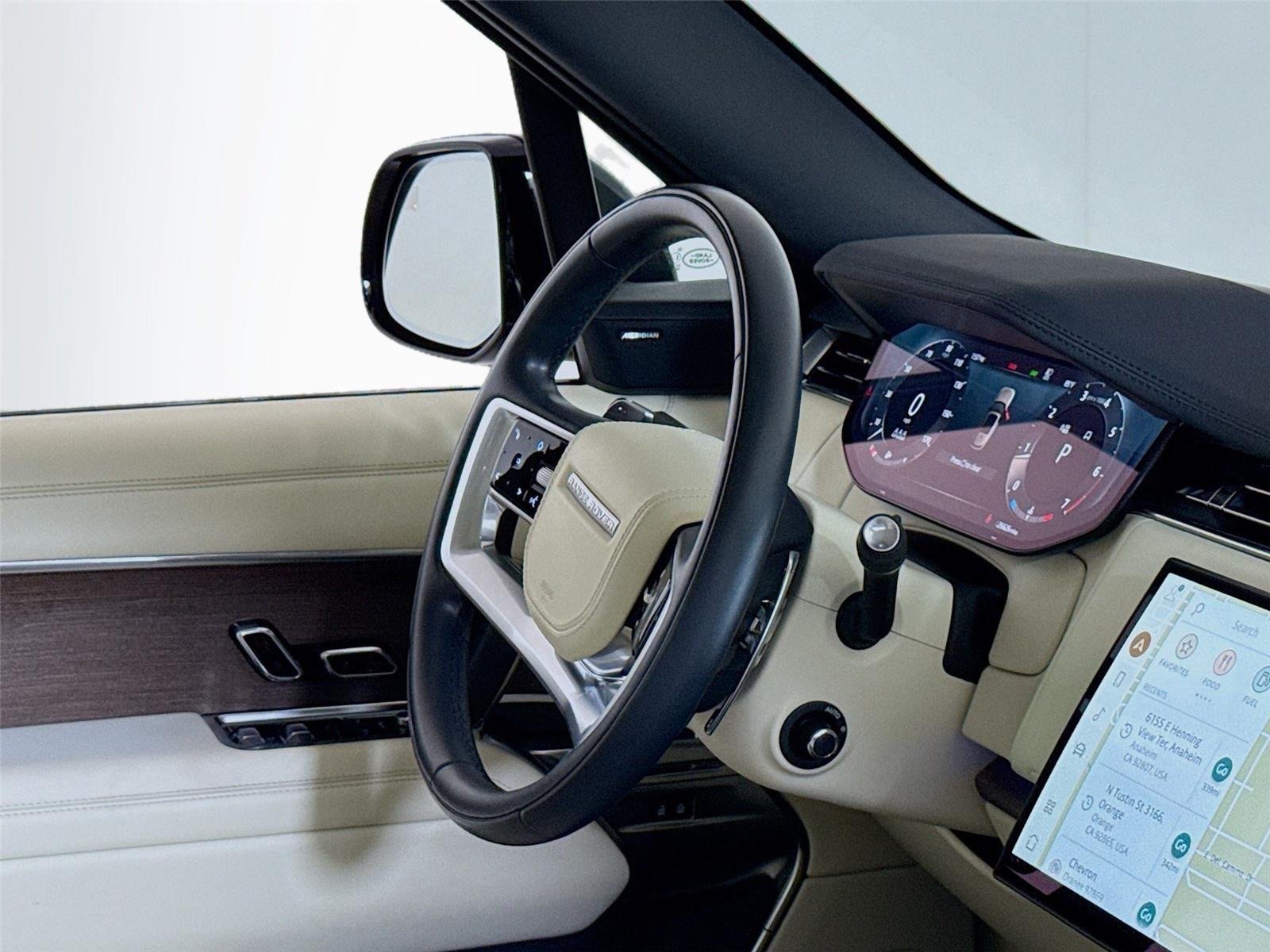 2023 Land Rover Range Rover SE photo 32