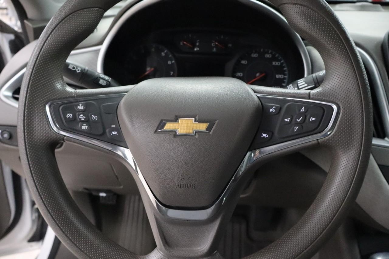 2020 Chevrolet Malibu LS photo 13