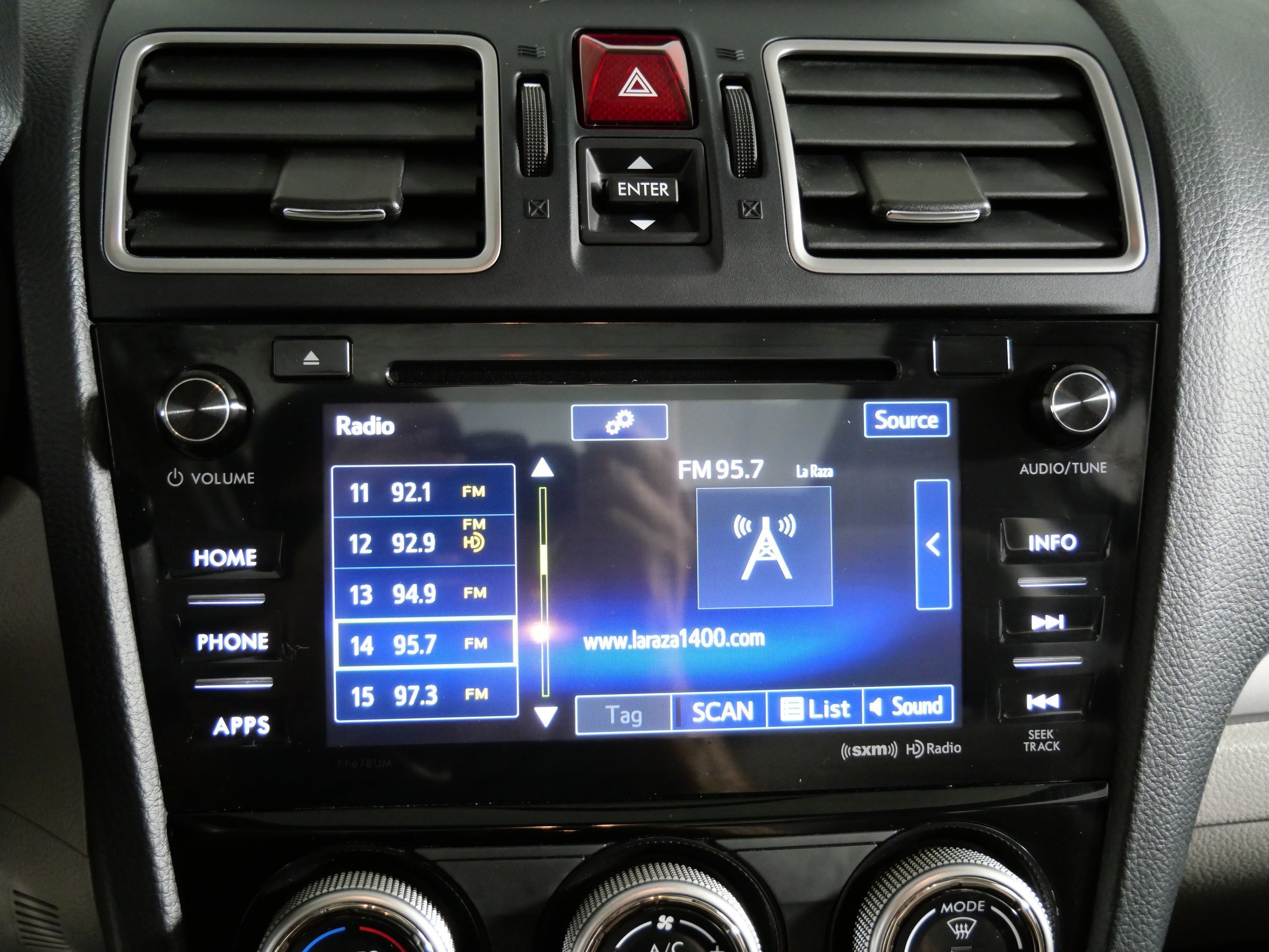 2017 Subaru Forester Premium photo 19