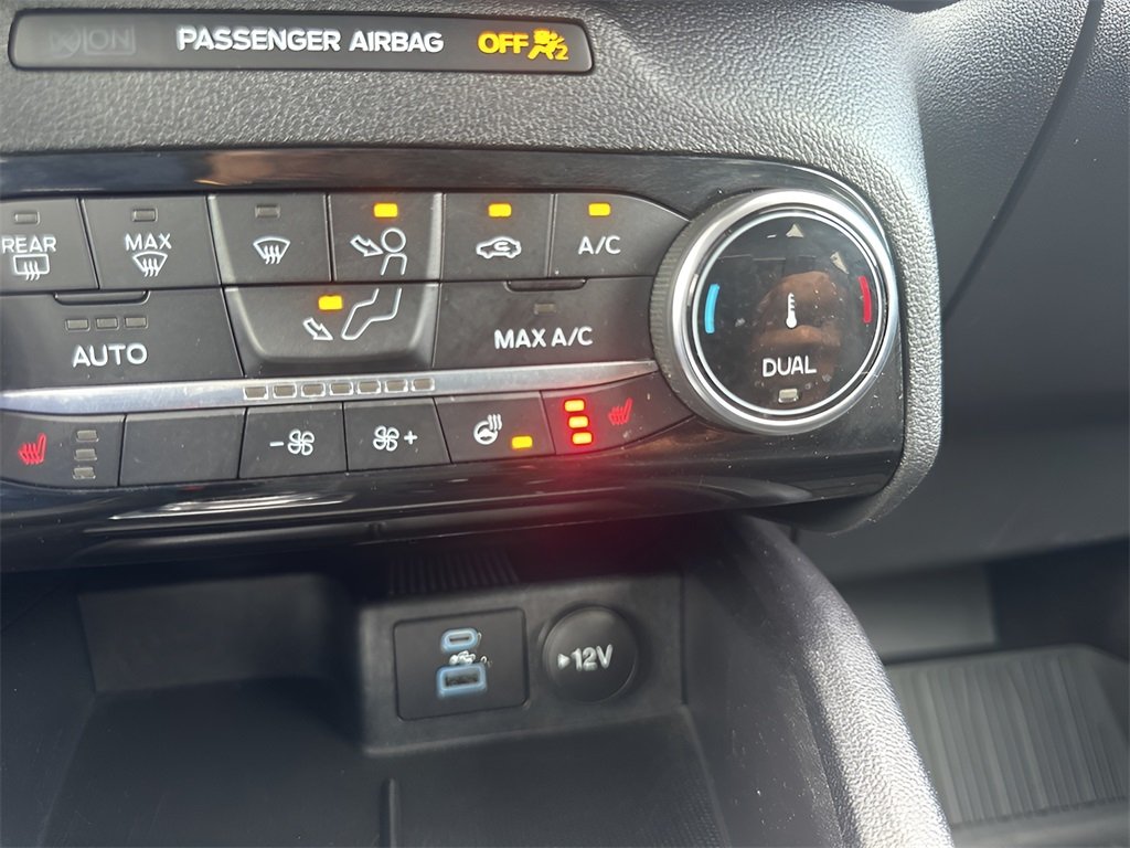 2022 Ford Escape SEL photo 20