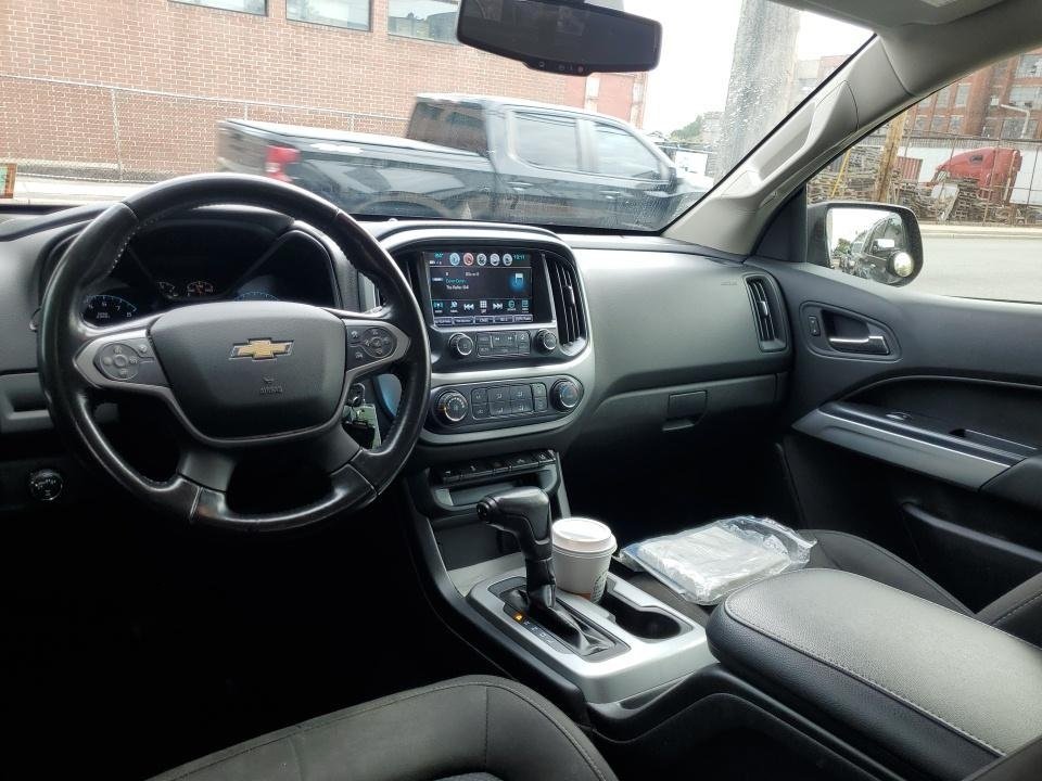 2018 Chevrolet Colorado LT photo 5