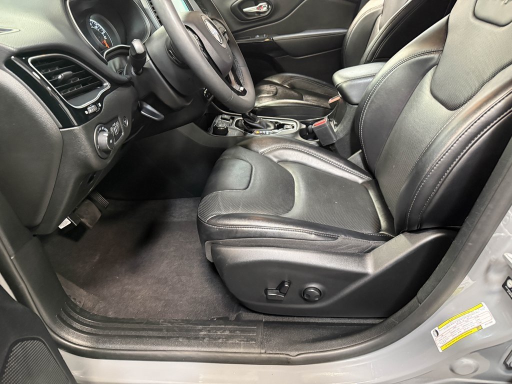 2023 Jeep Cherokee Altitude photo 47