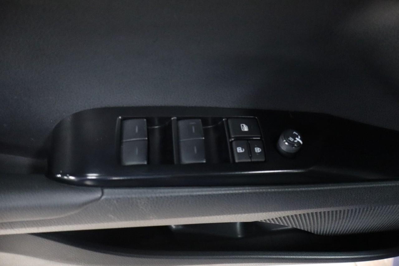 2025 Toyota Camry LE photo 11