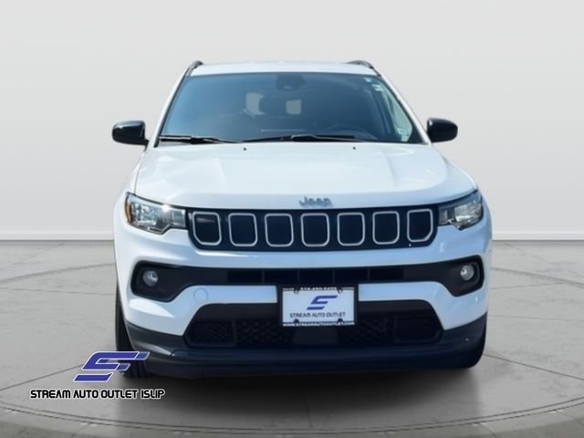 2022 Jeep Compass Latitude Lux photo 2