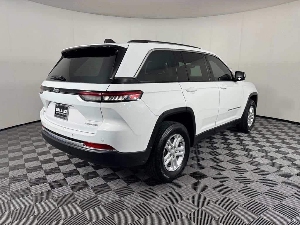 2023 Jeep Grand Cherokee Laredo Altitude photo 2