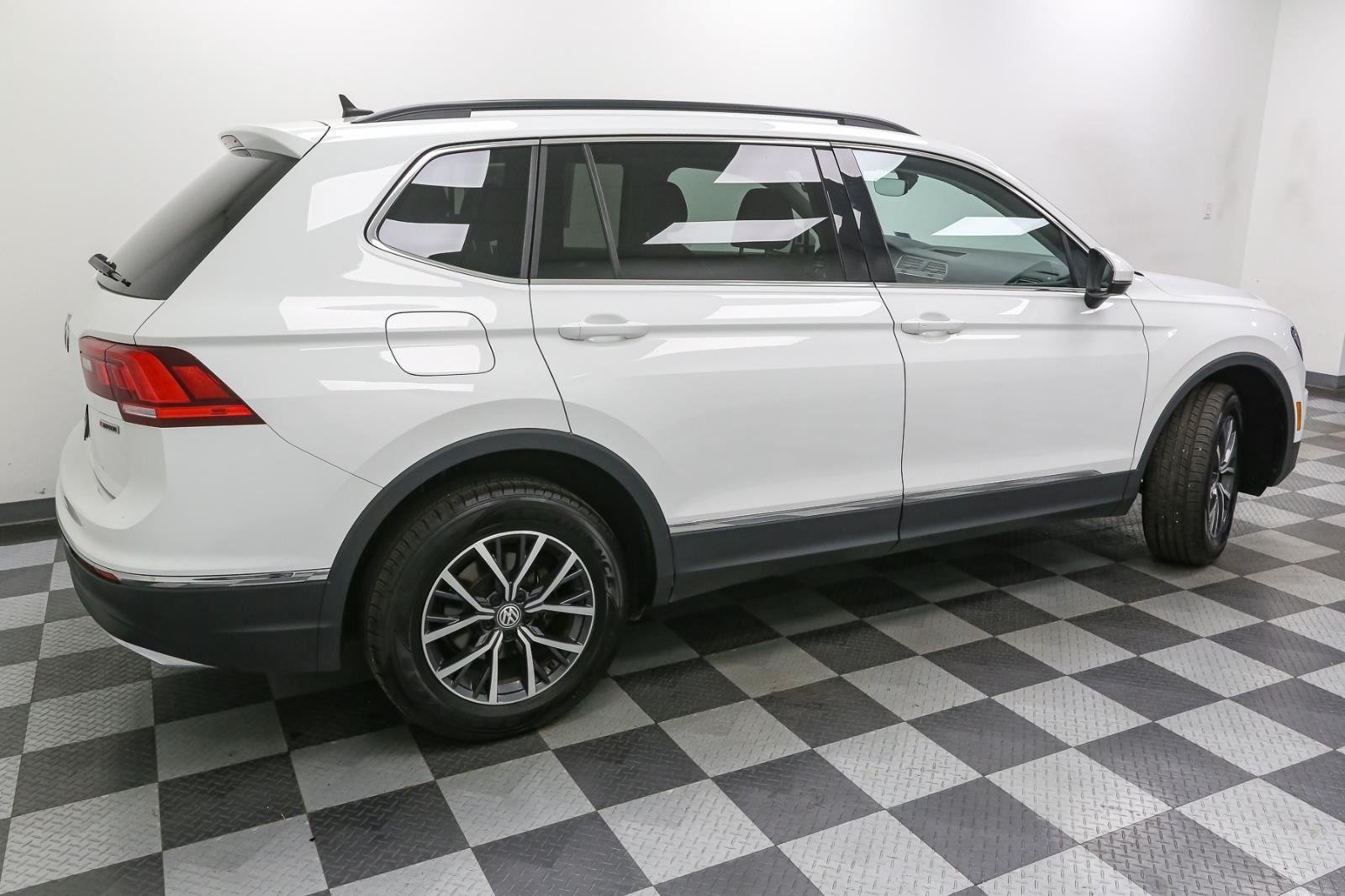 2020 Volkswagen Tiguan SE photo 4