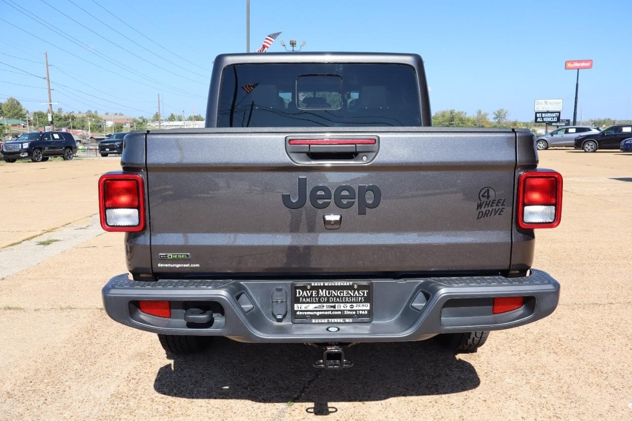 2023 Jeep Gladiator Willys photo 4