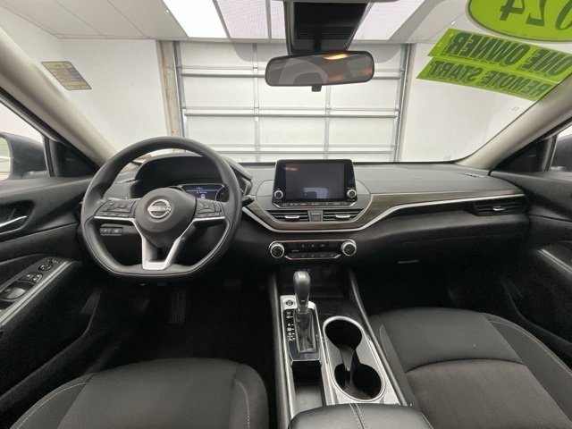 2024 Nissan Altima 2.5 SV photo 4