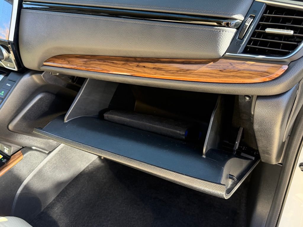 2020 Honda CR-V Hybrid Touring photo 20
