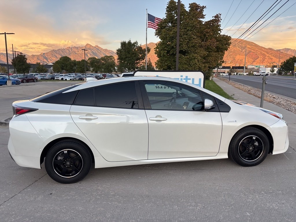 2017 Toyota Prius Two Eco Three Four Touring photo 2
