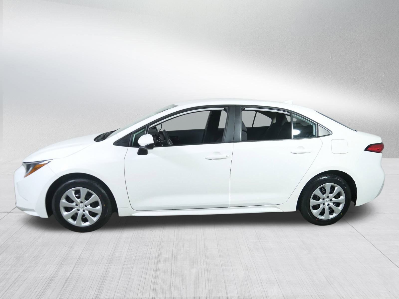 2022 Toyota Corolla LE photo 4