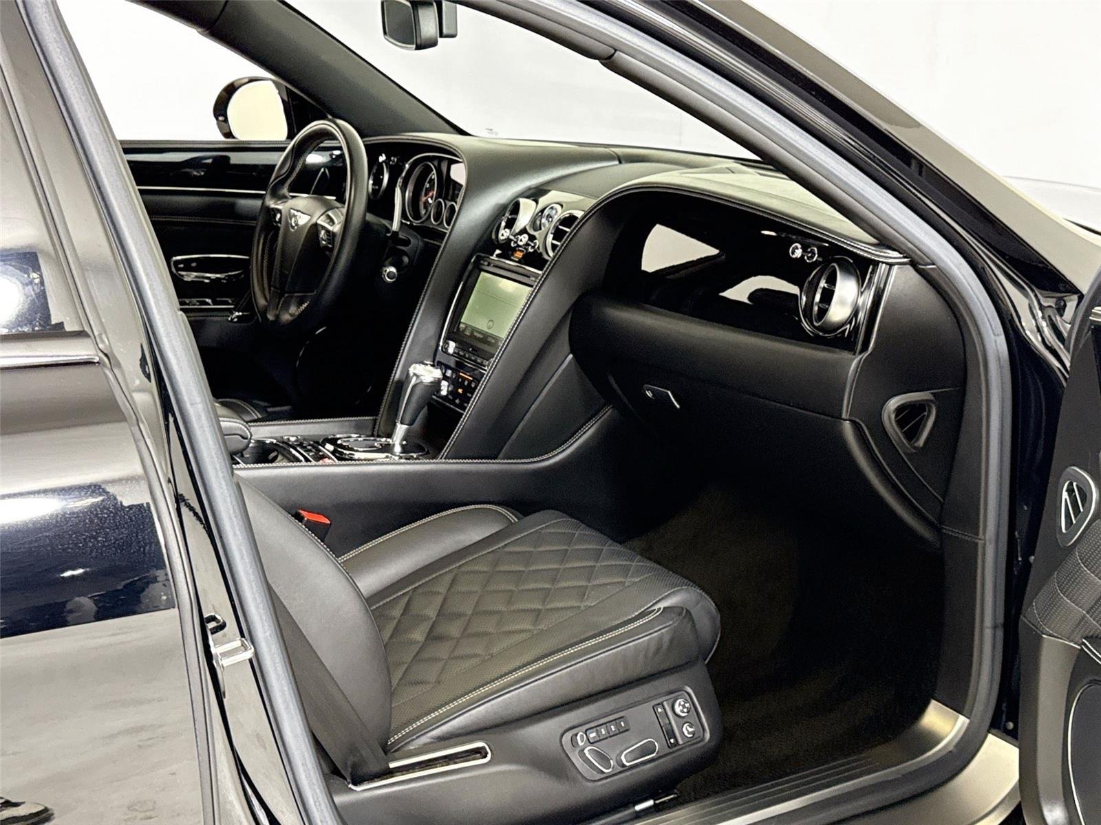 2018 Bentley Flying Spur W12 photo 30