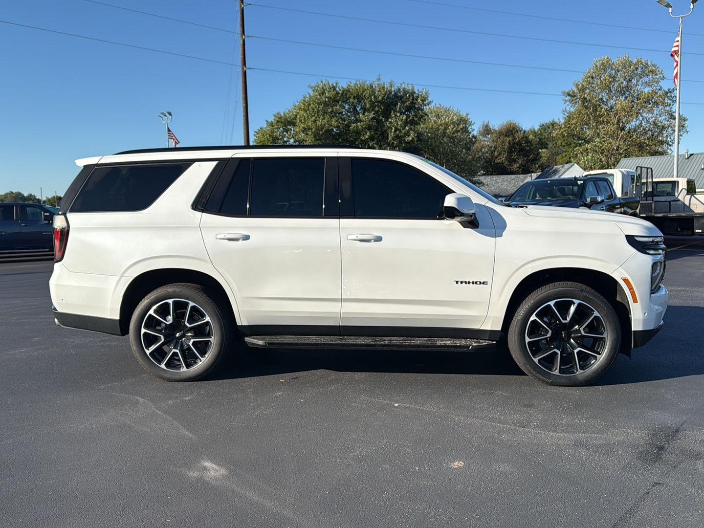 2025 Chevrolet Tahoe RST photo 2