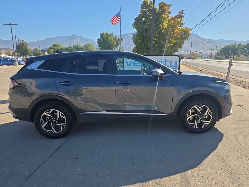 2023 Kia Sportage LX photo 2