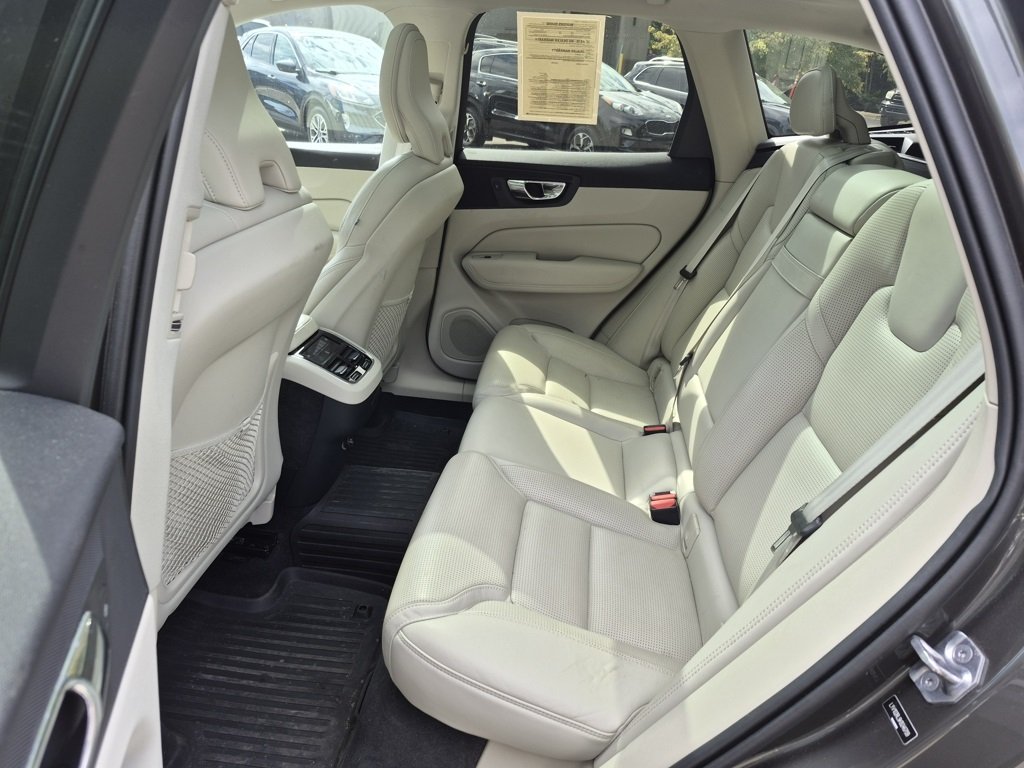 2019 Volvo XC60 T5 Inscription photo 10