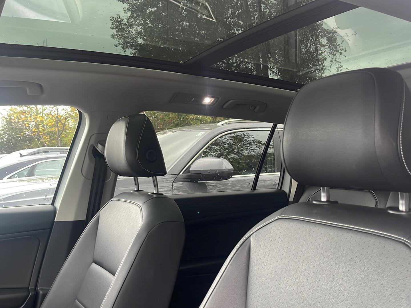 2021 Volkswagen Tiguan SE photo 2