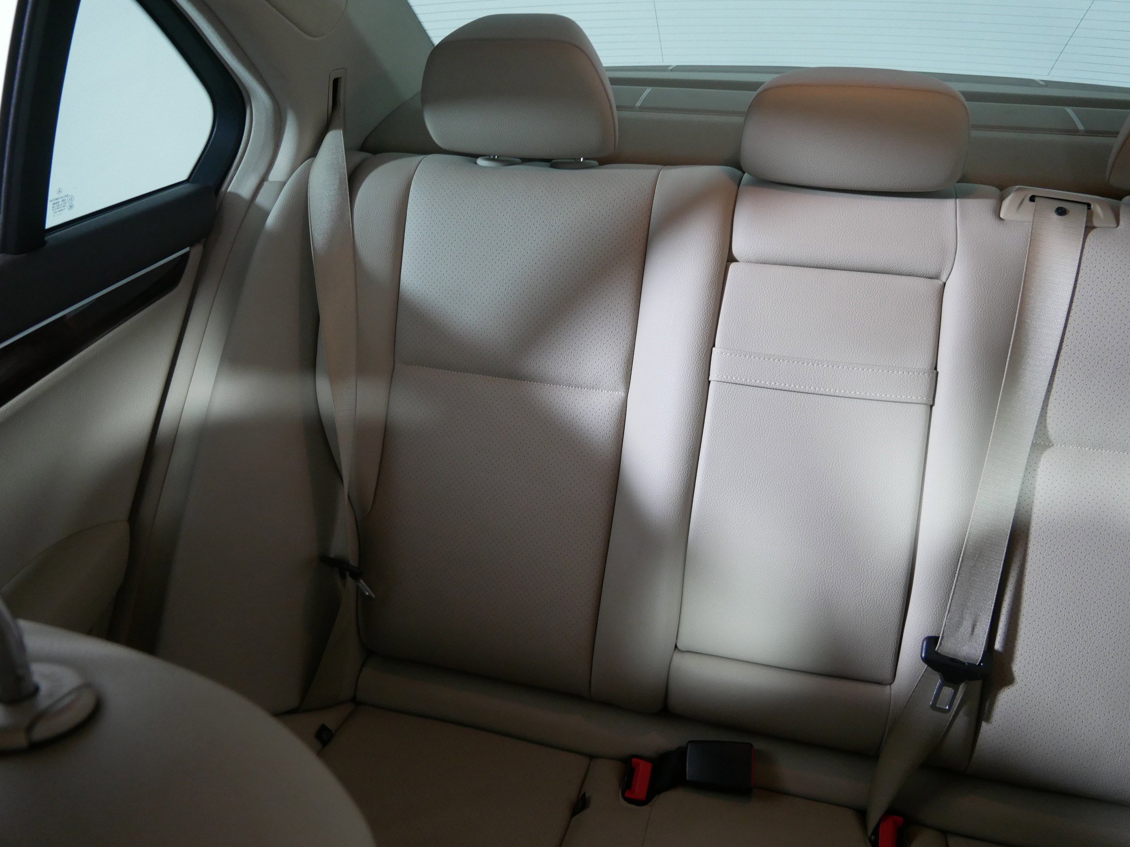 2012 Mercedes Benz C 300 Luxury photo 12