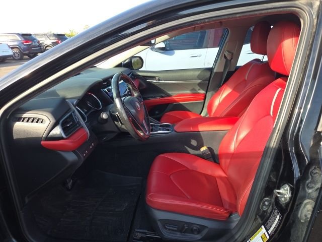 2019 Toyota Camry XSE photo 4
