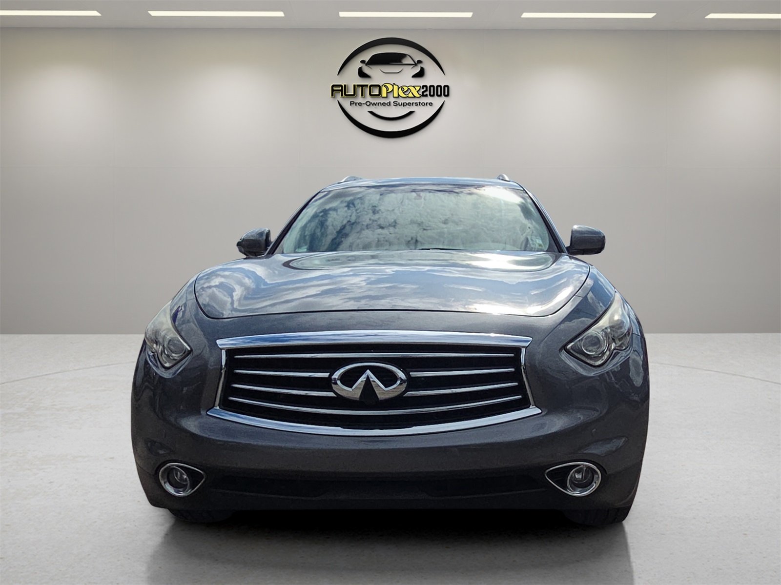 2015 Infiniti QX70 Base photo 2