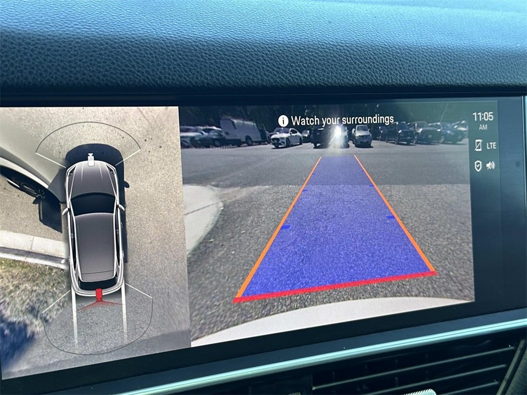 2022 Porsche Cayenne Base photo 18