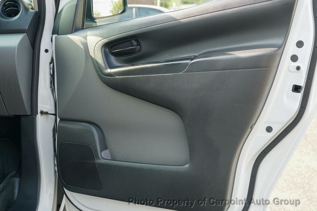 2021 Nissan NV200 S photo 15
