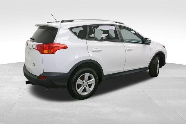 2014 Toyota RAV4 XLE photo 6