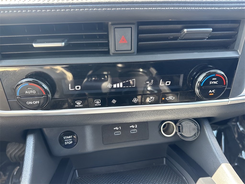 2024 Nissan Rogue SV photo 18