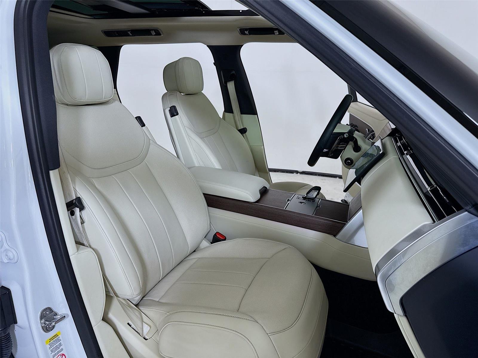 2024 Land Rover Range Rover SE SV photo 29
