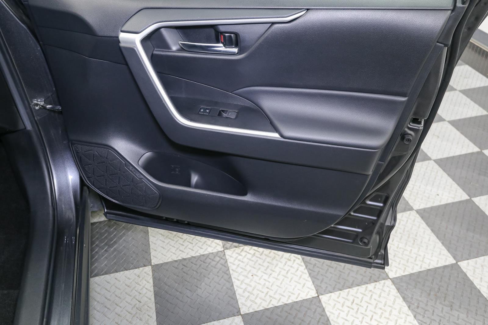 2022 Toyota RAV4 XLE photo 15