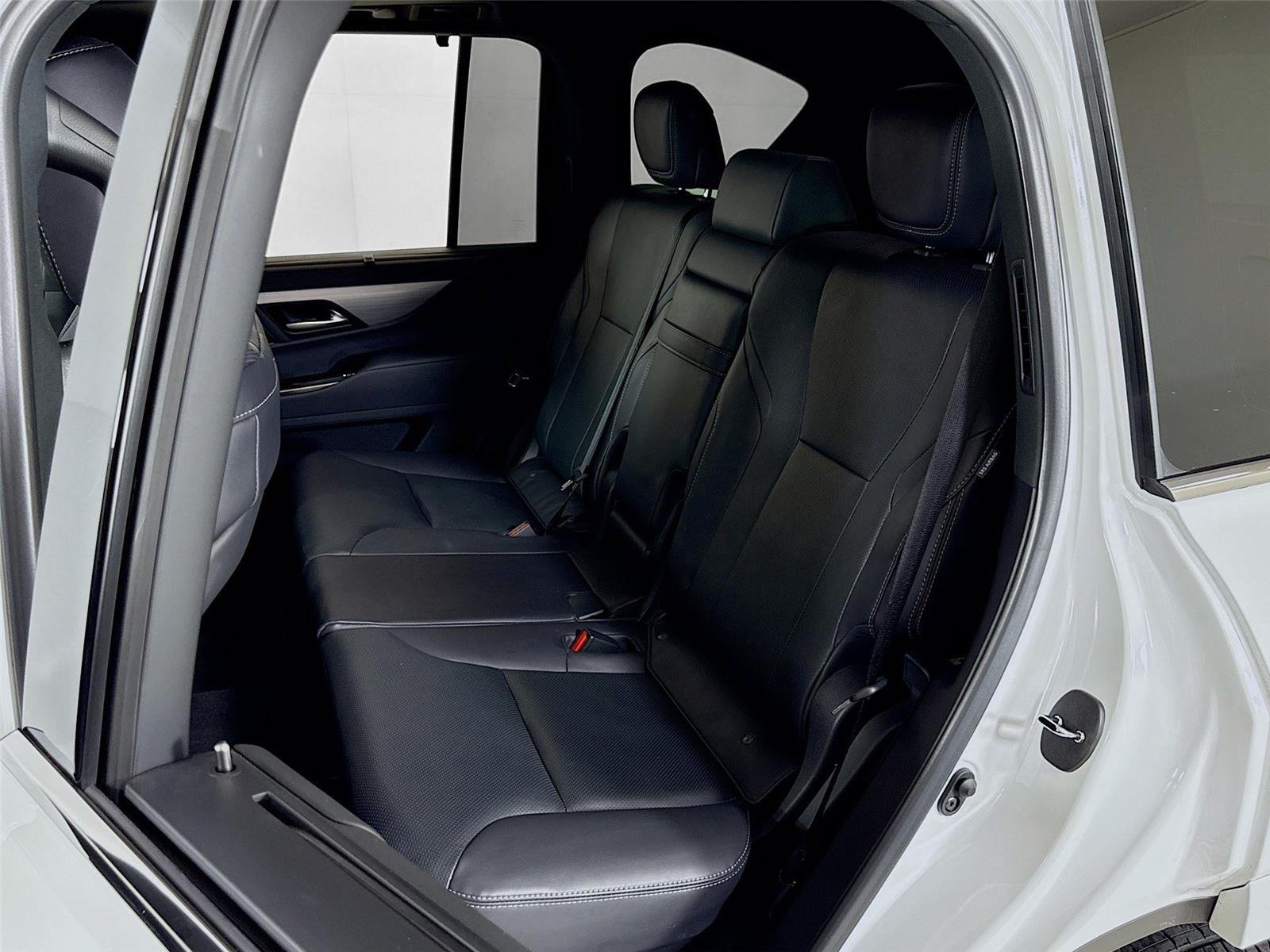 2023 Lexus LX 600 F SPORT photo 22