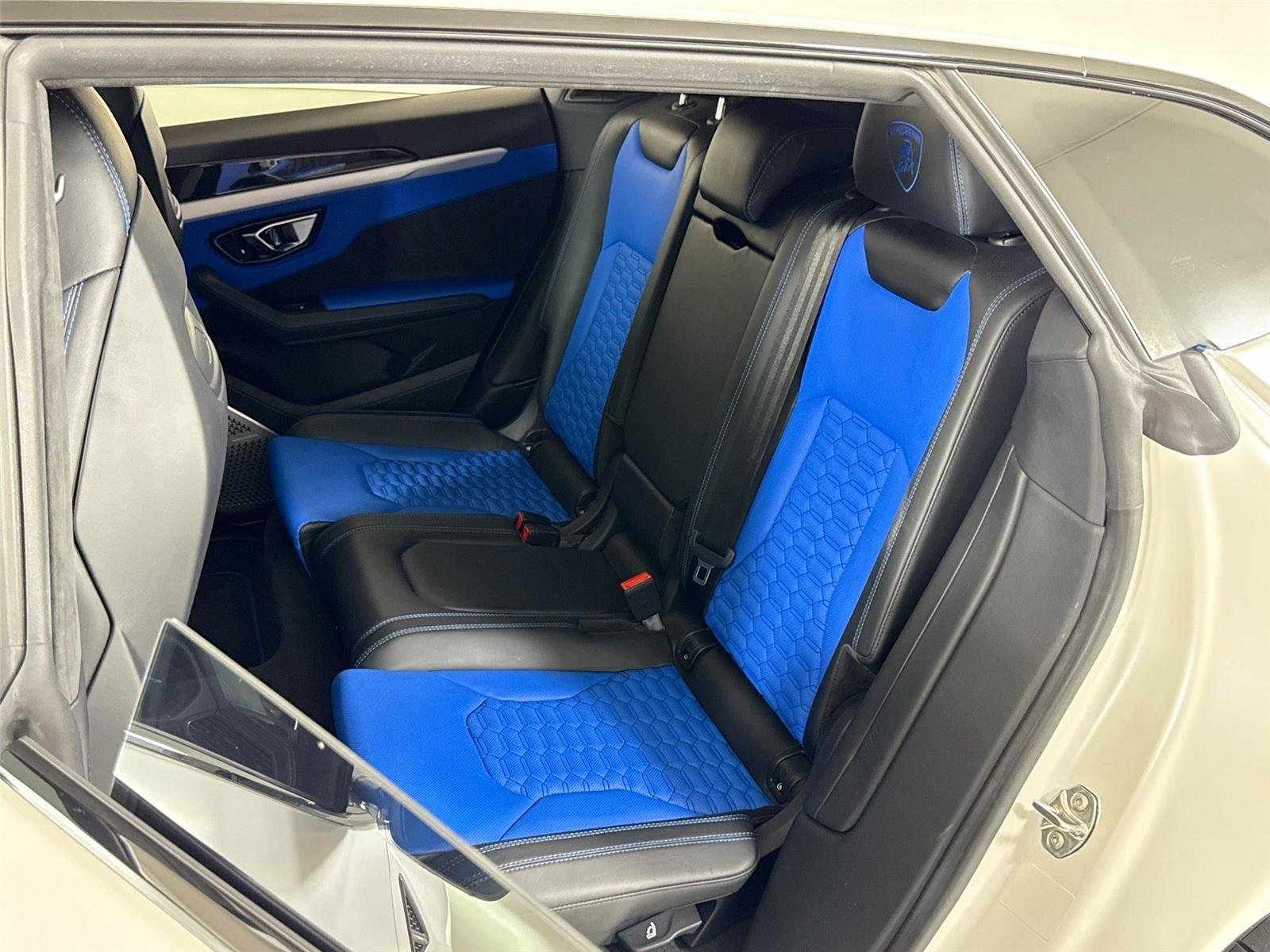 2021 Lamborghini Urus photo 22
