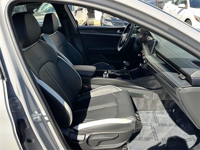2025 Kia K5 GT-Line photo 14