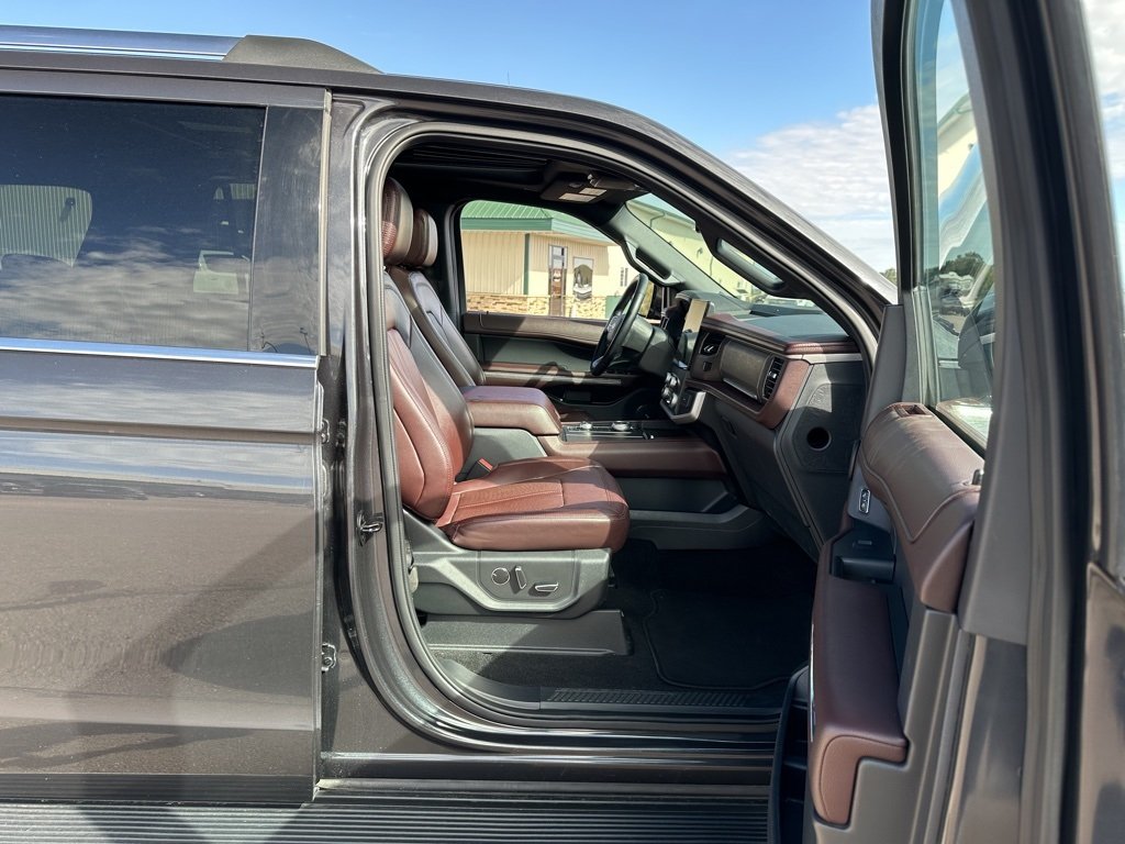 2023 Ford Expedition MAX Limited photo 32