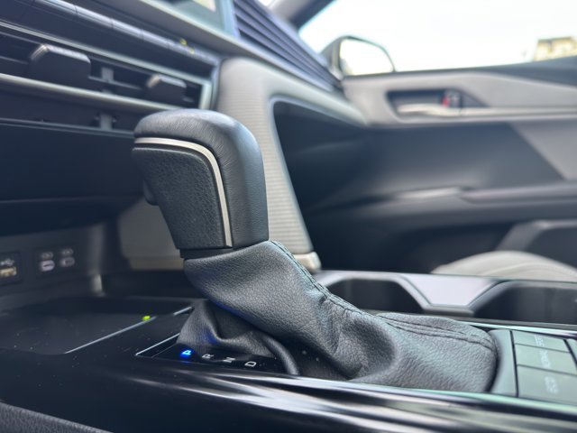 2025 Toyota Camry SE photo 15