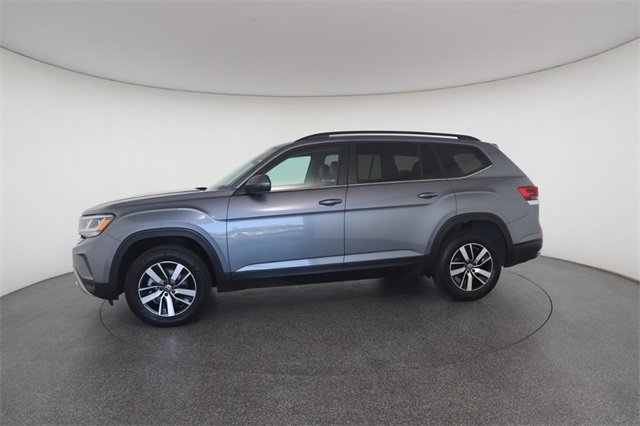 2023 Volkswagen Atlas SE photo 2