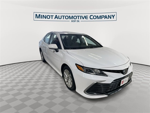 2023 Toyota Camry LE photo 2