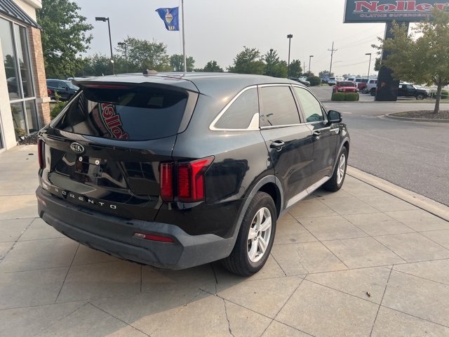 2021 Kia Sorento LX photo 2